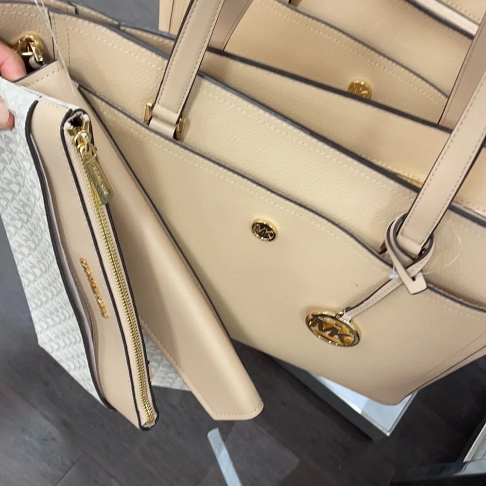 Michael Kors Maisie Large Pebbled Leather 3-in-1 Tote Bag - Picture 8 of 16